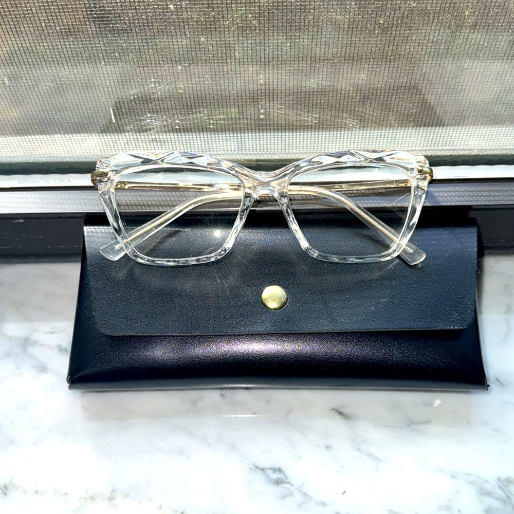 Fashion Glasses with Clear and Gold Frame